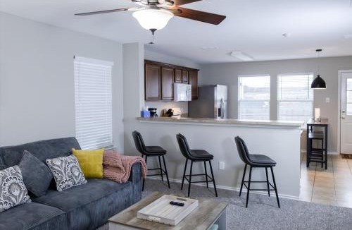 Fort Worth House | Beautiful Home Quiet Area 30 Days Minimum Stay