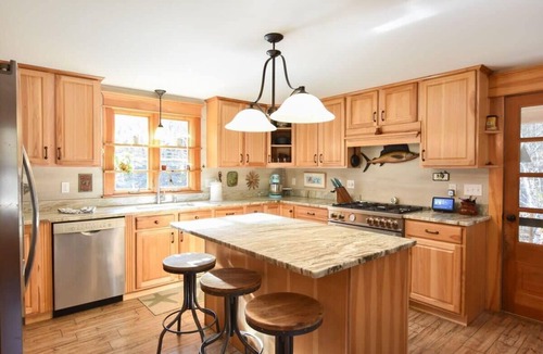 South Chatham House | Beautiful Home w/Artistic Flair!