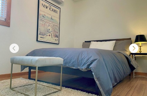 Tivoli House | Beautiful Home w Deck and Fenced Yard Walking To Town of Tivoli