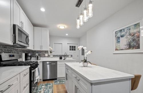 Downtown Baltimore House | Beautiful home w/Keyless Entry Near Stadium