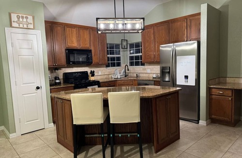 Flower Mound House | Beautiful home with heated spa and heated pool