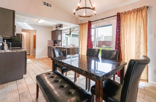 Flower Mound House | Beautiful home with backyard