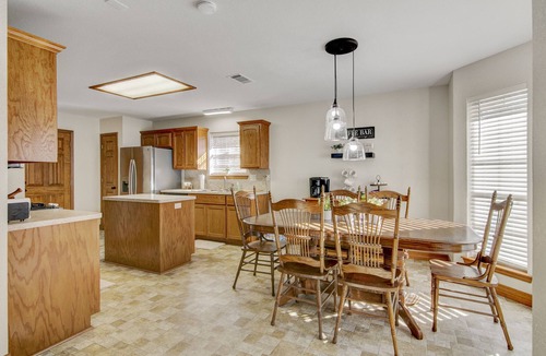 Voth House | Beautiful Home with Amazing back patio. 3br/2bth - sleeps 8.