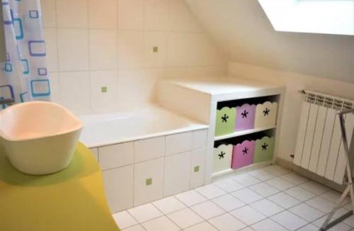 Orgeval Apartment | Beautiful home with free parking