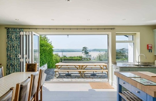 Rock House | Beautiful Home with Pool Overlooking Camel Estuary