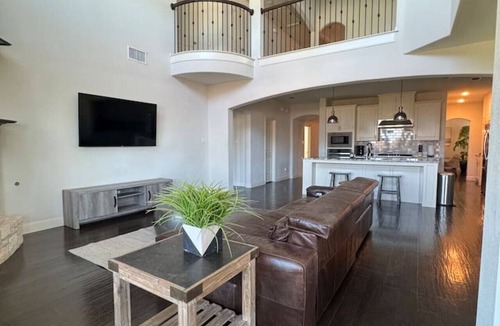 Prosper House | Beautiful Home with Media Room
