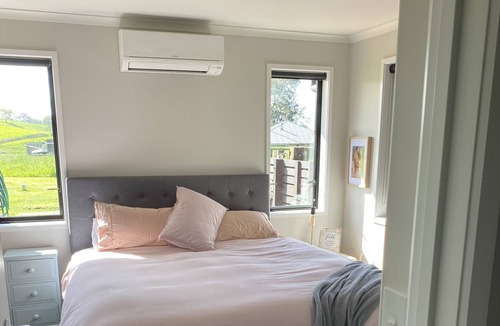 Kihikihi House | Beautiful home with rural views