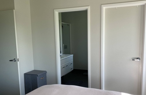 Kihikihi House | Beautiful home with rural views