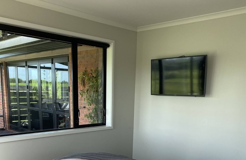 Kihikihi House | Beautiful home with rural views