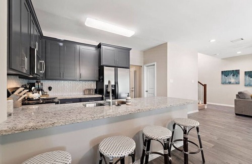 West Livingston House | Beautiful home with lake views and in-ground pool