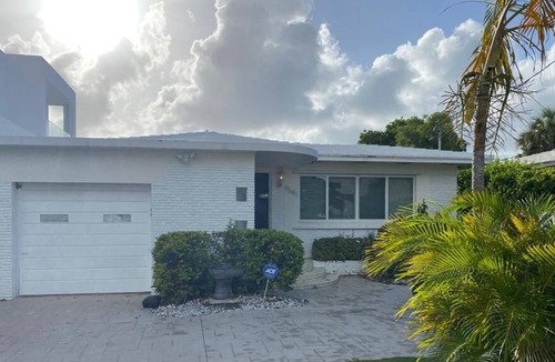 Bal Harbour House | BEAUTIFUL HOMES IN SURFSIDE MIAMI