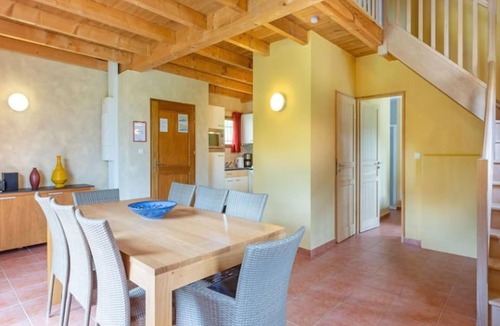 Le Bourg House | Beautiful house in a holiday park with a pool