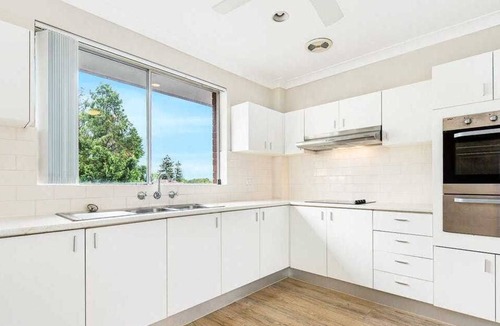 North Parramatta House | Beautiful house with backyard