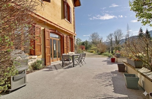 Saint-Bueil Villa | Beautiful house 240 m2 with swimming pool - 6 Bedrooms - Park 5500m2