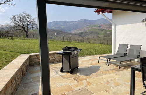 Irissarry House | Beautiful house between sea and mountains