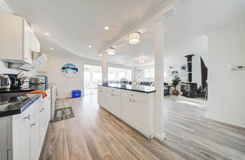 Innisfil House | Beautiful House by Lake Simcoe