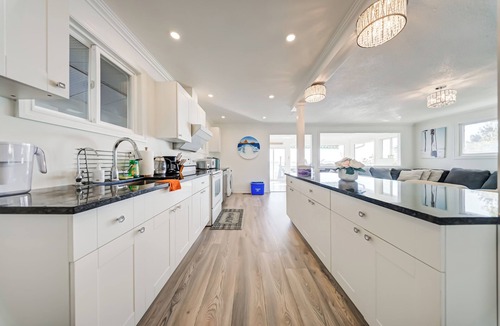 Innisfil House | Beautiful House by Lake Simcoe