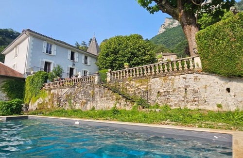 Voreppe House | Beautiful house in the Chartreuse foothills with swimming pool