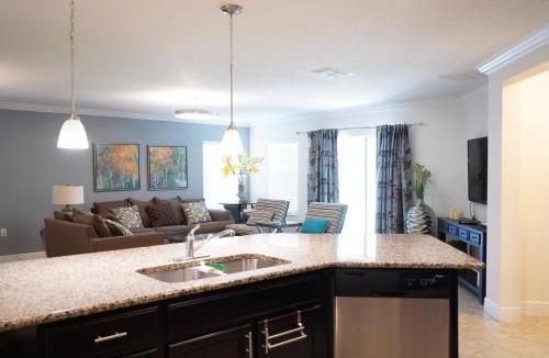 Crystal Cove House | Beautiful House Minutes from Disney
