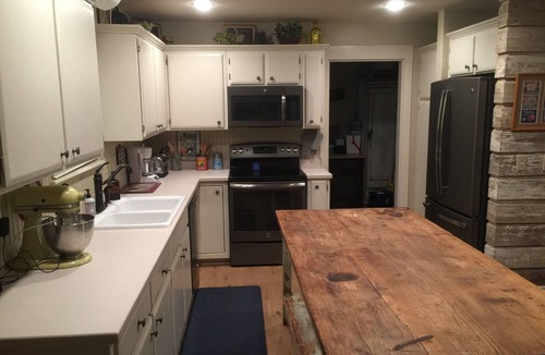 Boerne House | Beautiful house on 10 acre private lake stocked with bass, 4.5 miles from Boerne