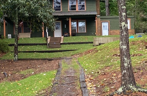 Negreet House | Beautiful House On The Lake