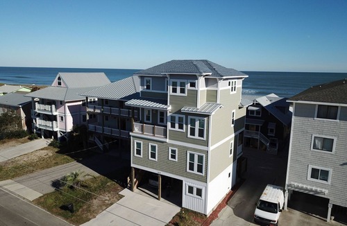 North Carolina Coast House | Beautiful house built in 2018 - 4 bed w/3 kings, mstr suite, priv. bch access!