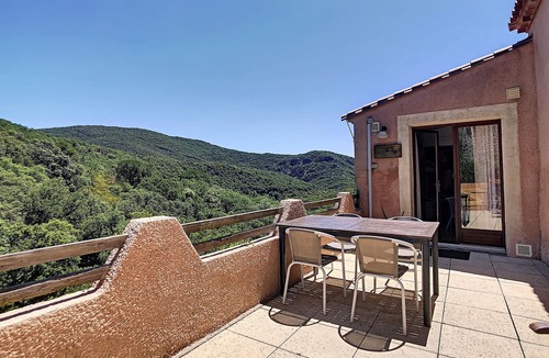La Liviniere House | Beautiful house with views and a shared pool