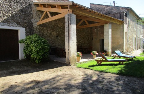 Baillargues House | Beautiful house with character, in a quiet area with large park, courtyard, 20 minutes from the beaches.
