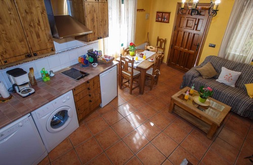 Braojos House | Beautiful house with fireplace in Braojos