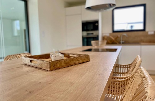 Carantec House | Beautiful house with a covered pool