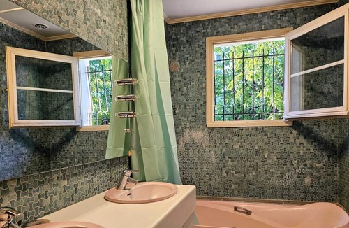 Meyzieu House | Beautiful house with pool