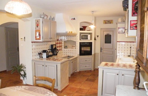 Connaux Villa | Beautiful house with private heated infinity pool 16 km from Uzes