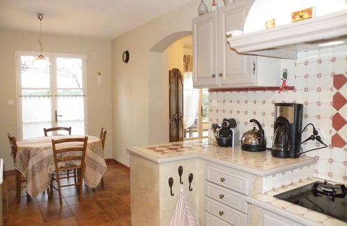 Connaux Villa | Beautiful house with private heated infinity pool 16 km from Uzes