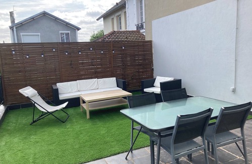 Colombes House | Beautiful house with terrace 10 minutes by train from Paris and 6 minutes walk from the station.