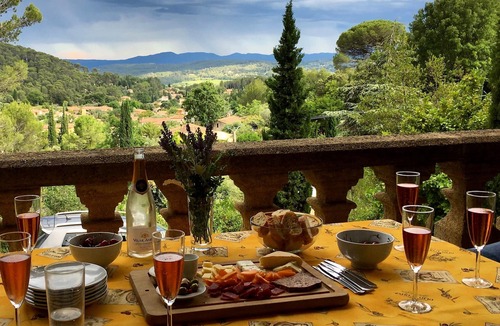 Lorgues Villa | Beautiful House With Tower Close To The Picturesque Town Of Lorgues.