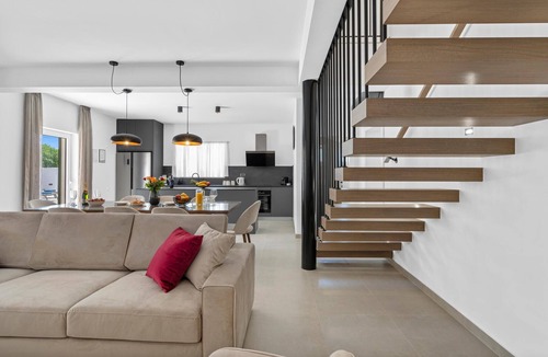 Sibenik House | Beautiful home in Dubrava kod Sibenika with sauna