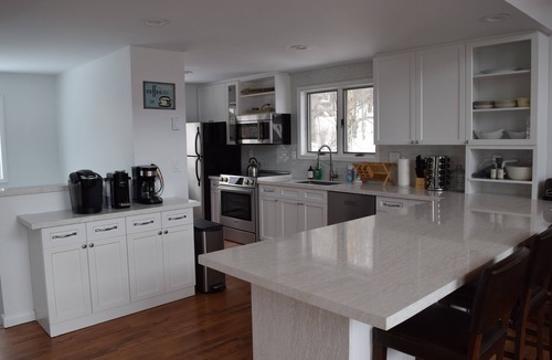 Hunter House | Beautiful Hunter Mountain Four Season House-Hot Tub, Bar Room, Gym, Views