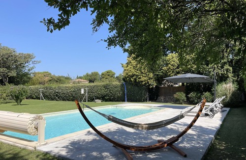Camaret-sur-Aigues House | BEAUTIFUL INDEPENDENT APARTMENT IN OLD VILLAGE MAS