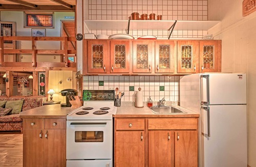 Jay House | Beautiful Jay Peak Home Near Creek & Waterfalls!