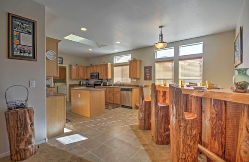Kanab House | Beautiful Kanab Home w/Yard - Walk to Restaurants