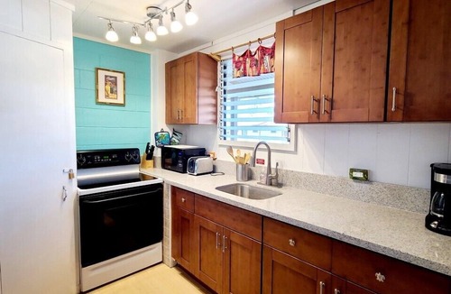 Honokowai Condo | Beautiful Lahaina Side 2 BR Condo with Beach View B7