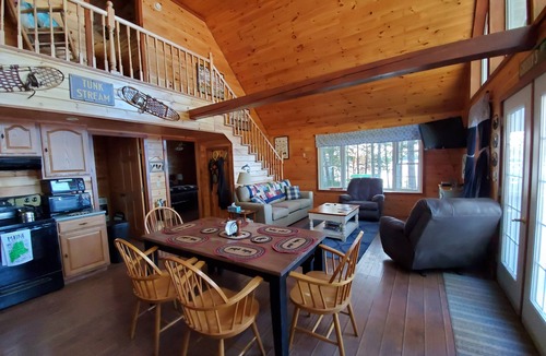 North Washington Ski Chalet | Beautiful Lakefront Home with Stunning Sunsets and Private Beach!