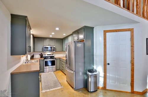 Brownwood Cabin | Beautiful Lake Brownwood Lakefront Home W/Private Dock