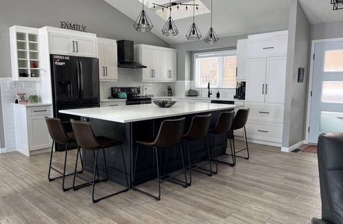 B-Say-Tah Cottage | Beautiful Lakefront House at Echo Lake