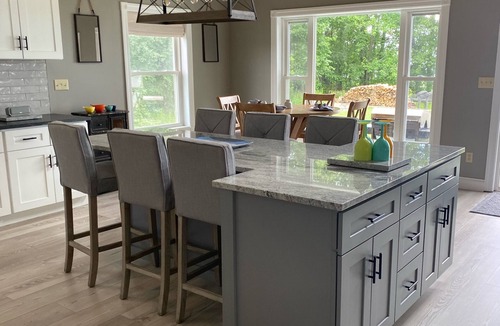 Chazy House | Beautiful Lake Champlain Getaway Sleeps 10-Chazy NY