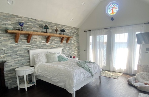 Pulaski Cabin | Beautiful lake cottage!
