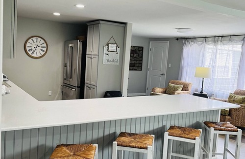 Donalsonville House | Beautiful Lake Front View