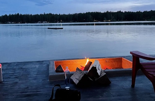 Pine Hollow House | Beautiful Lake Front Property