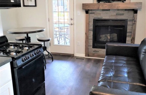 Queensbury Cottage | Beautiful Lake George Cottage