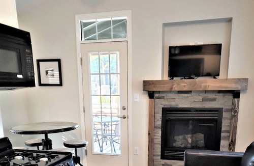 Queensbury Cottage | Beautiful Lake George Cottage